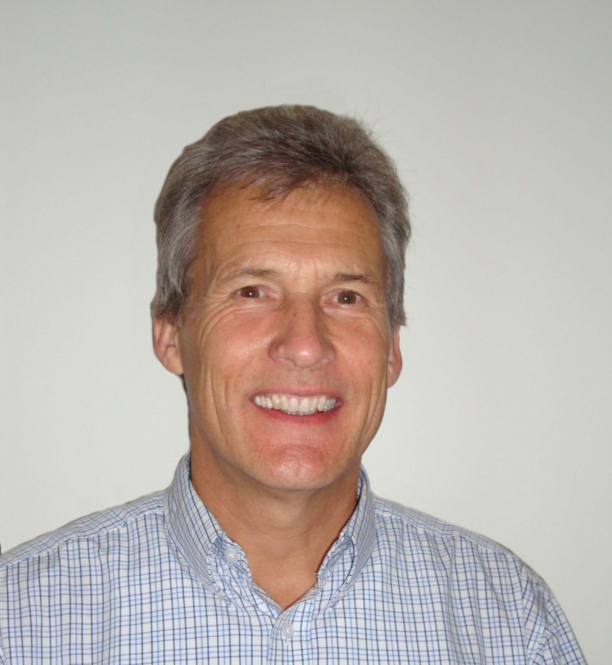 Dr Tim Ewer